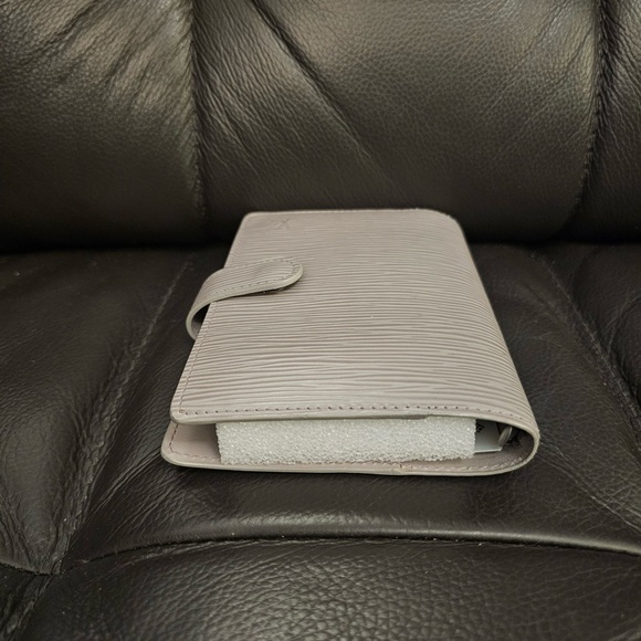 Louis Vuitton Small Ring Agenda Cover Epi Leather light Lavender Color - Picture 4 of 7